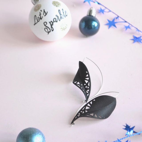 Varily Leaf Earrings